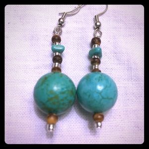 I love these earrings!!